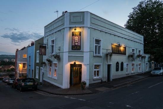 The Lion pub in Bristol at dusk